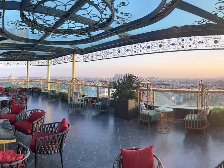 Coffres-forts dans les chambres, bureau, fer et planche à repasser