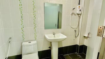 Basic Room | Bathroom