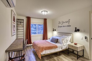 2 soverom, strykejern/-brett, wi-fi og sengetøy