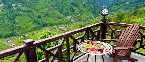 1 bedroom, down comforters, free minibar items, desk