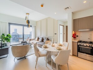 Deluxe Apartment | Living room - Skyline View From This Fancy Apt (Dubai)