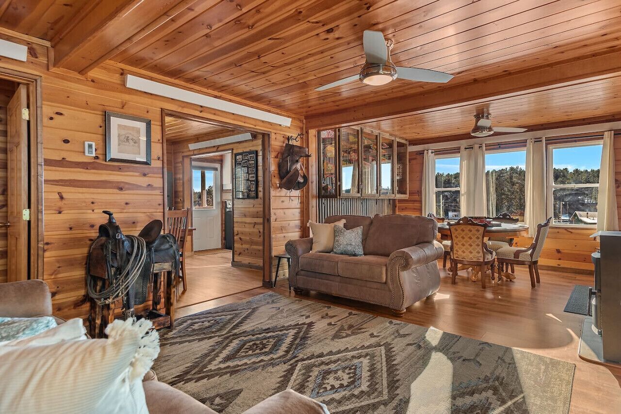 Mt. Rushmore- Rock Face Lodge