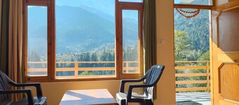 Room in Manali, River and Mountain View middle of apple orchard, Quit place 7
