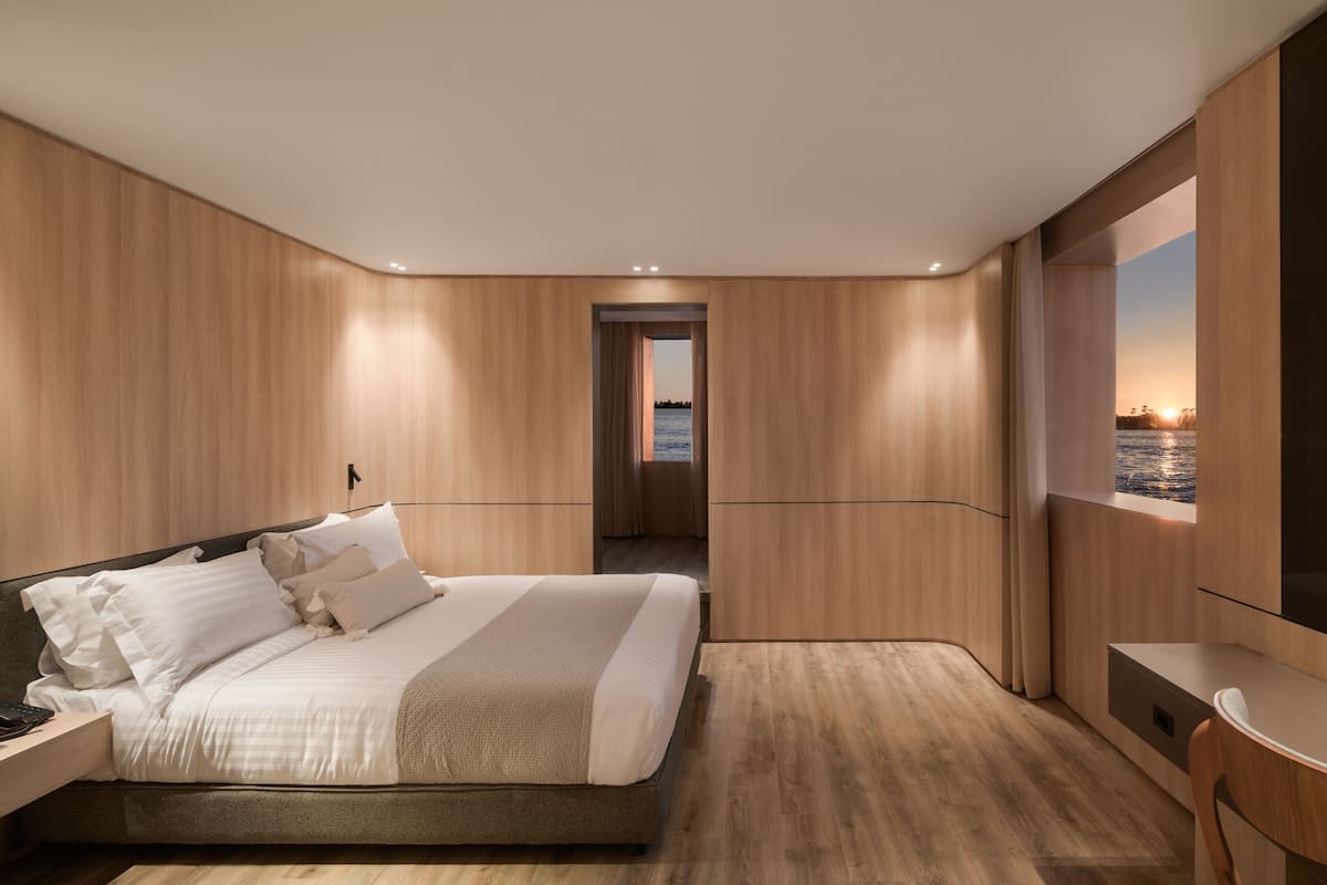 1 bedroom, free minibar items, in-room safe, blackout curtains