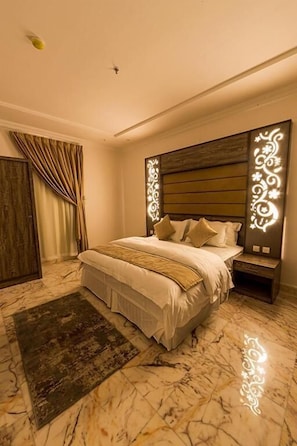 Egyptian cotton sheets, premium bedding, iron/ironing board, free WiFi