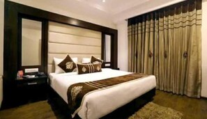1 bedroom, premium bedding, down duvets, Select Comfort beds