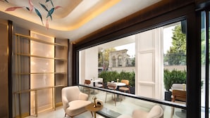 Lobby sitting area - Bentley Hotel Old City - Special Class (Istanbul)