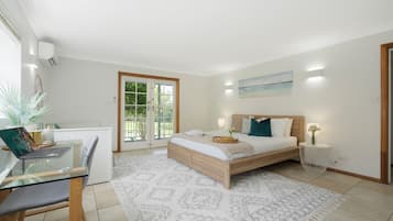 4 habitaciones, tabla de planchar con plancha, cuna de viaje y wifi