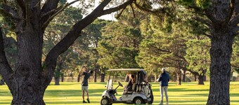 Adelong - golf and beach lover’s dream