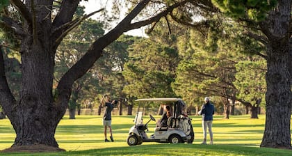 Adelong - golf and beach lover’s dream