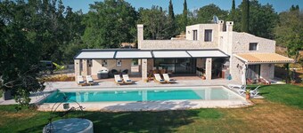 Villa Stratos Corfu-New stone modern Villa with private pool and hot tub.