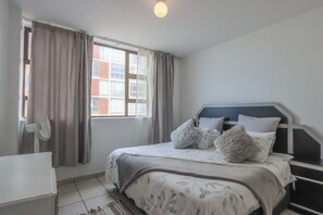 3 chambres, bureau, fer et planche à repasser, Wi-Fi gratuit