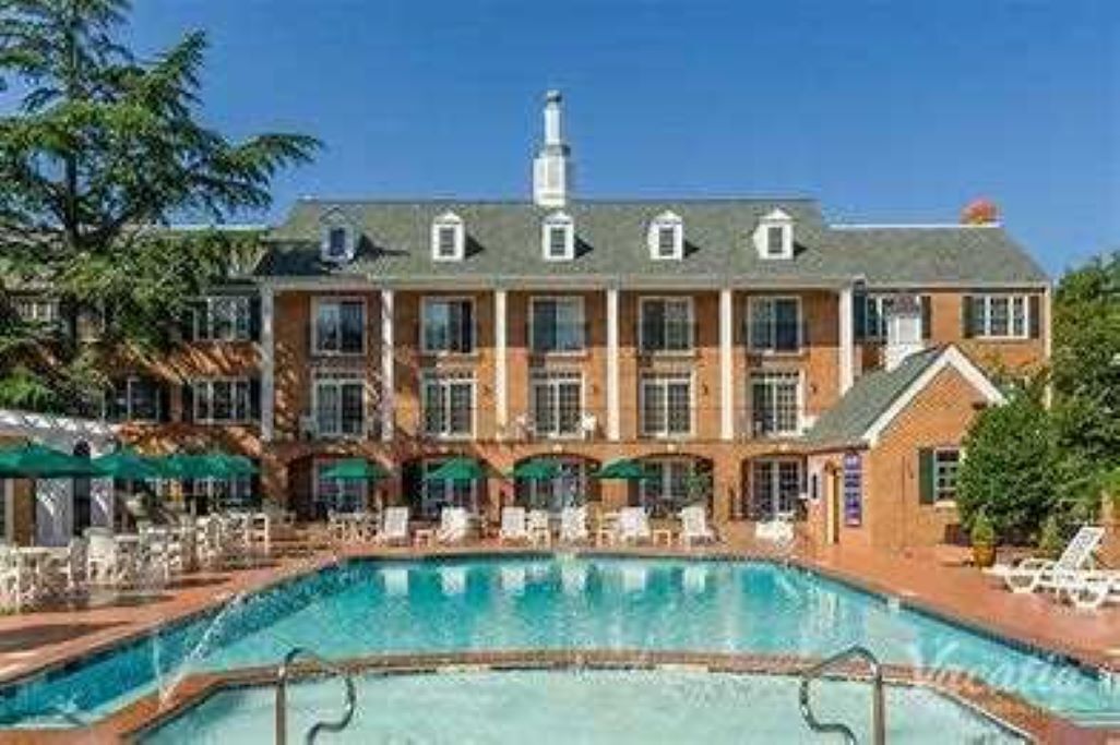 5 Minutes from Busch Gardens, Jamestown, Kingsmill Golf Resort and more!