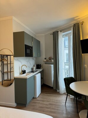 Private kitchen - Studio de Charme Parisien (Levallois-Perret)