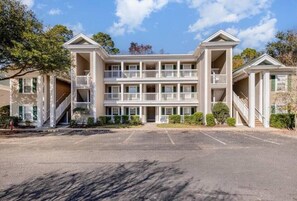 Exterior - Newly Renovated 3bd/2ba condo located on True Blue Golf Club (Pawleys Island)