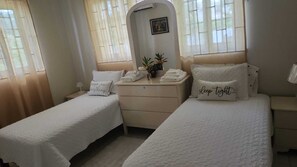 6 bedrooms, iron/ironing board, WiFi, bed sheets