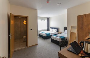 埃及棉床单、高档床上用品、迷你吧、办公桌