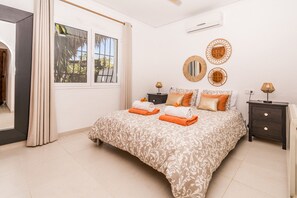 3 chambres, fer et planche à repasser, Wi-Fi gratuit, draps fournis