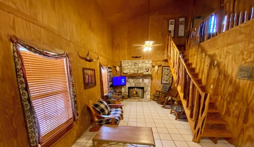 Float 2 Villa! Gated Frio River Access, Only a 2 Minute Walk 2 Frio River!