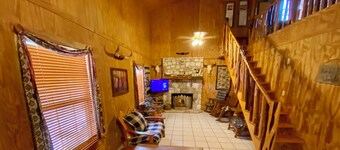 Float 2 Villa! Gated Frio River Access, Only a 2 Minute Walk 2 Frio River!