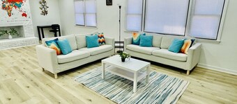 Vibrant 4BR Split-Level Home Near PTI Airport