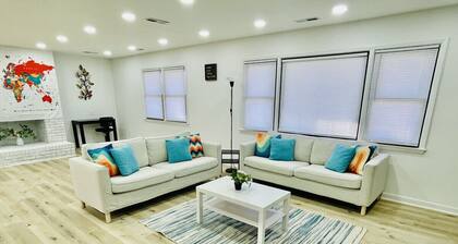 Vibrant 4BR Split-Level Home Near PTI Airport