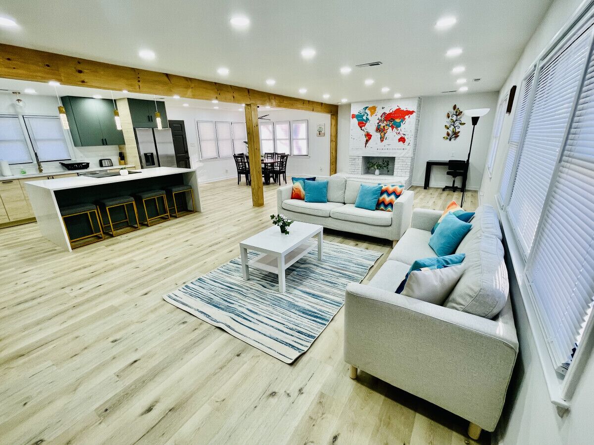 Una Smart TV, un futbolín