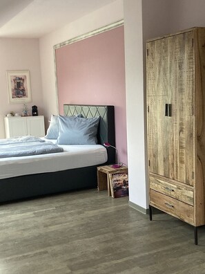 Soundproofing, free WiFi - Das SinGold Boutique Hotel Restaurant (Schwabmuenchen)