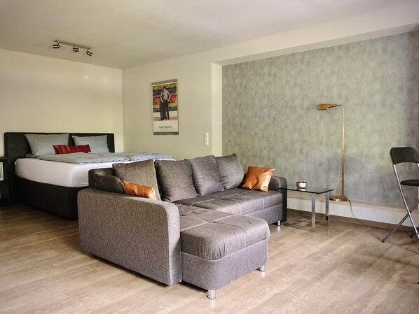 Soundproofing, free WiFi