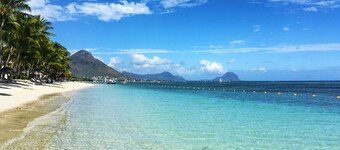 Private Wood-Clad Villa Surrounded by Trees, Steps from the Sea!