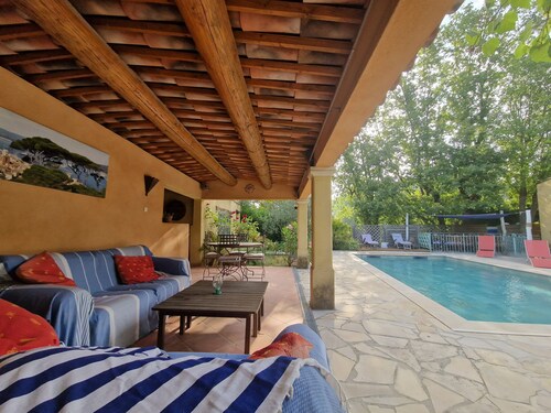 Maison Provençale Avec Jardin et Piscine