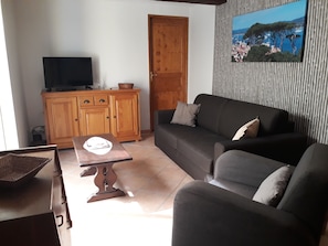 TV, DVD player, foosball, table tennis