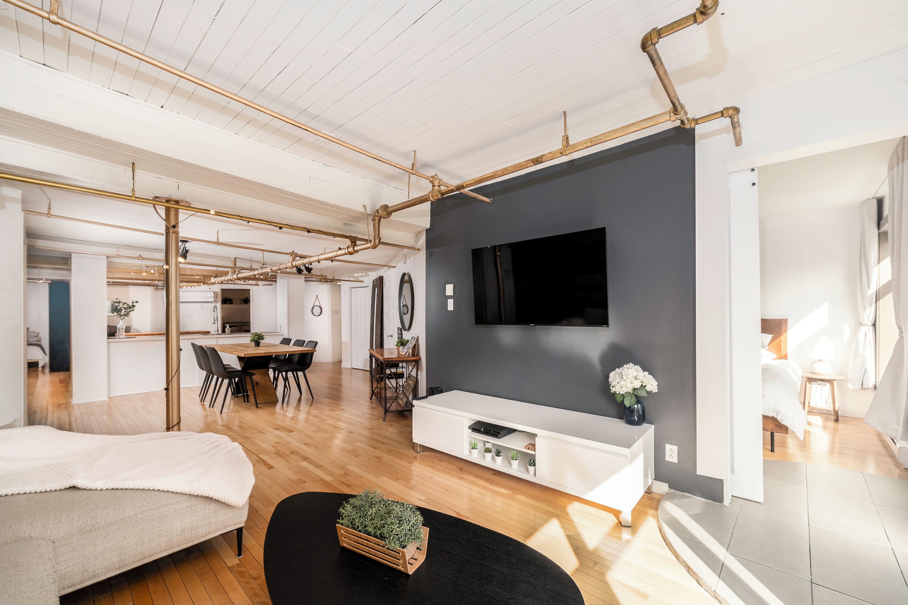 3 chambres, fer et planche à repasser, accès au Wi-Fi (inclus)