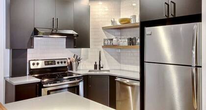 Le Gentleman // Downtown spacious 1200 sqft condo