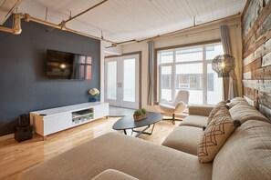 Smart TV, video games - Deluxe Estate // Two in One  Downtown Québec City (Québec)