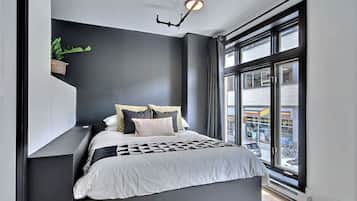 5 bedrooms, iron/ironing board, free WiFi, bed sheets
