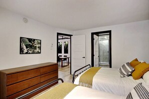 5 bedrooms, iron/ironing board, free WiFi, bed sheets - Deluxe Estate / / Two in One  Downtown Québec City (Québec)