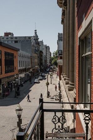 صورة غير مصنفة، 3 من 27، زرّ