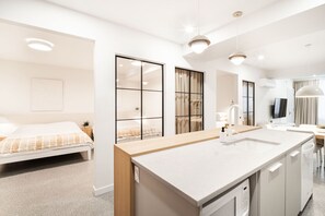 2 habitaciones, tabla de planchar con plancha y wifi gratis 