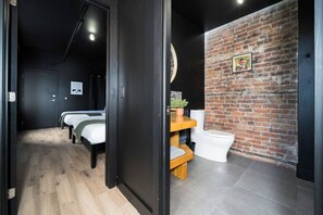 4 bedrooms, iron/ironing board, free WiFi, bed sheets - Heaven's Garden / / Luxury penthouse downtown (Québec)