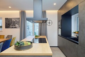 Unclassified image, 3 of 63, button