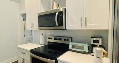 Southern Escape in Mt. Pleasant, SC – Close to Beaches & Historic Charleston!