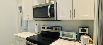 Southern Escape in Mt. Pleasant, SC – Close to Beaches & Historic Charleston!