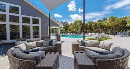 First floor 3 bedroom and 2 bath apartment, with balcony, full kitchen, washer