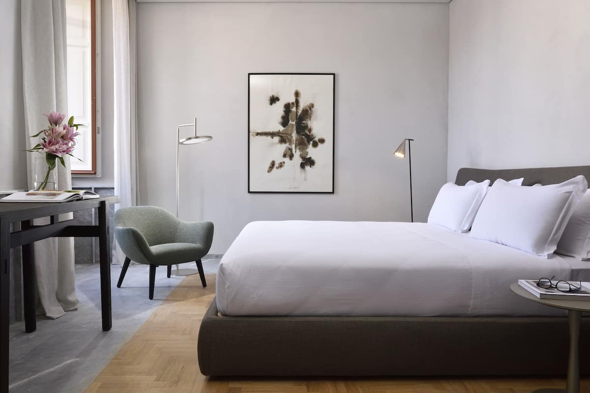 Phòng Deluxe | 1 phòng ngủ, bộ đồ giường cao cấp, minibar, két bảo mật tại phòng