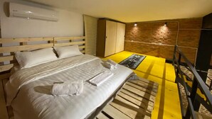 Chambre Duplex Ville | 1 chambre, accès au Wi-Fi (inclus)