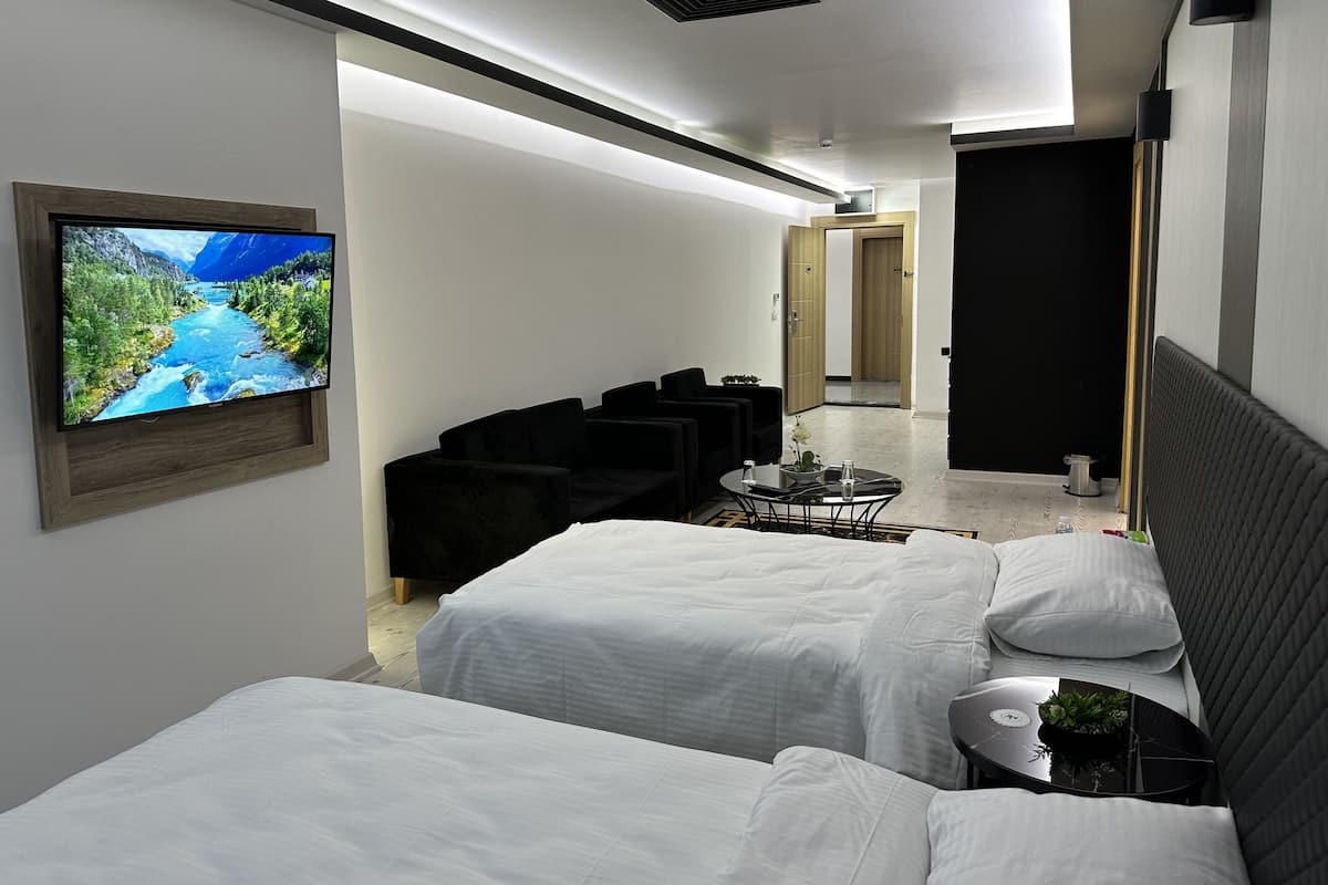 Premier-Zimmer | 1 Schlafzimmer, individuell dekoriert, Schreibtisch