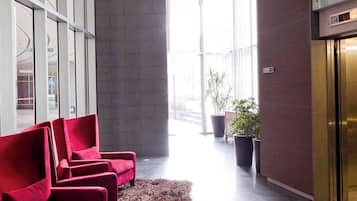Apartamento, 2 quartos, terraço | Fachada