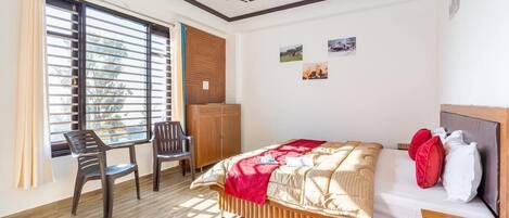 Standard Double Room | Iron/ironing board, free WiFi