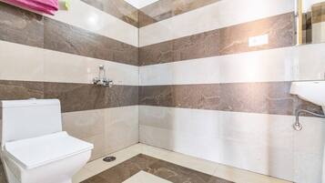 Standard Double Room, Mountain View | Bathroom | Slippers